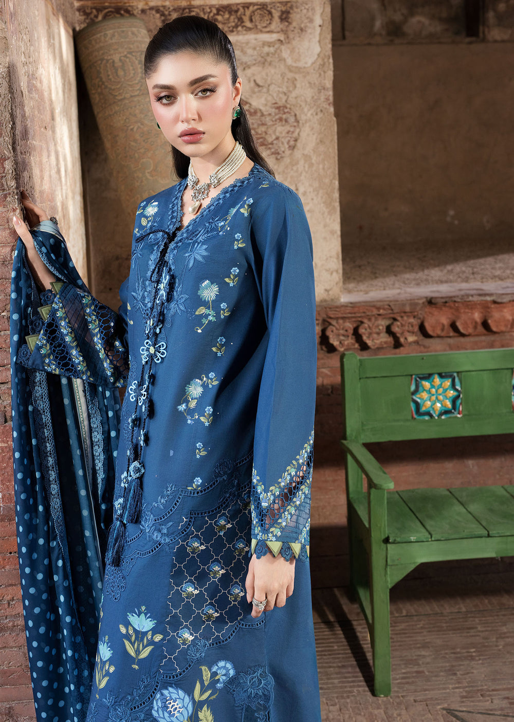 Saira Shakira | Bloom Lawn | LILY 1A