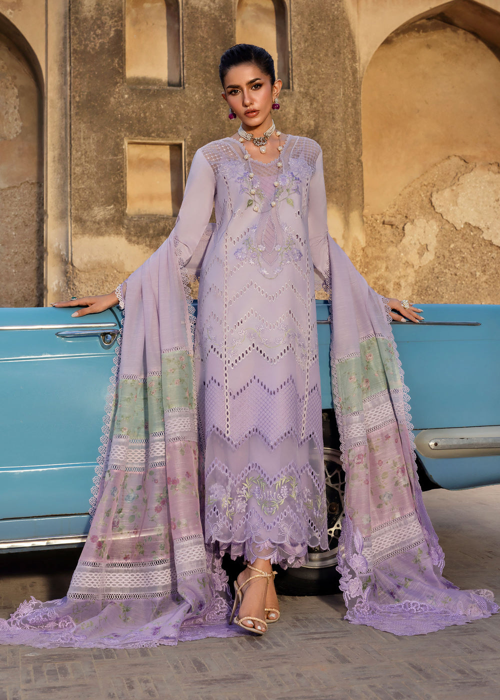 Saira Shakira | Bloom Lawn | AMBRE 1A