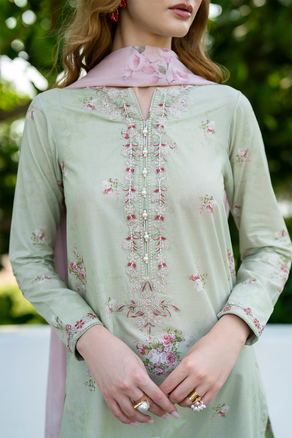 Iznik | lawn 26 | UE-487