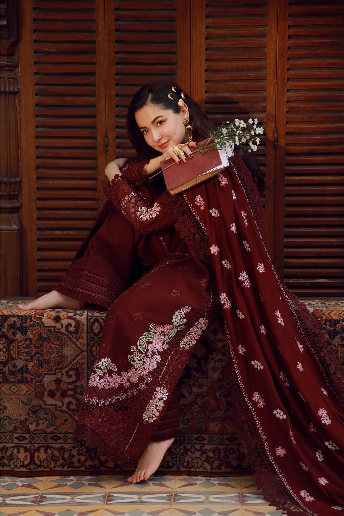 Maryam Hussain | Winter Shawl 25 | Taali
