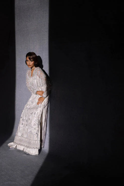 Ezra | Ermina Collection 25 | NOOREH