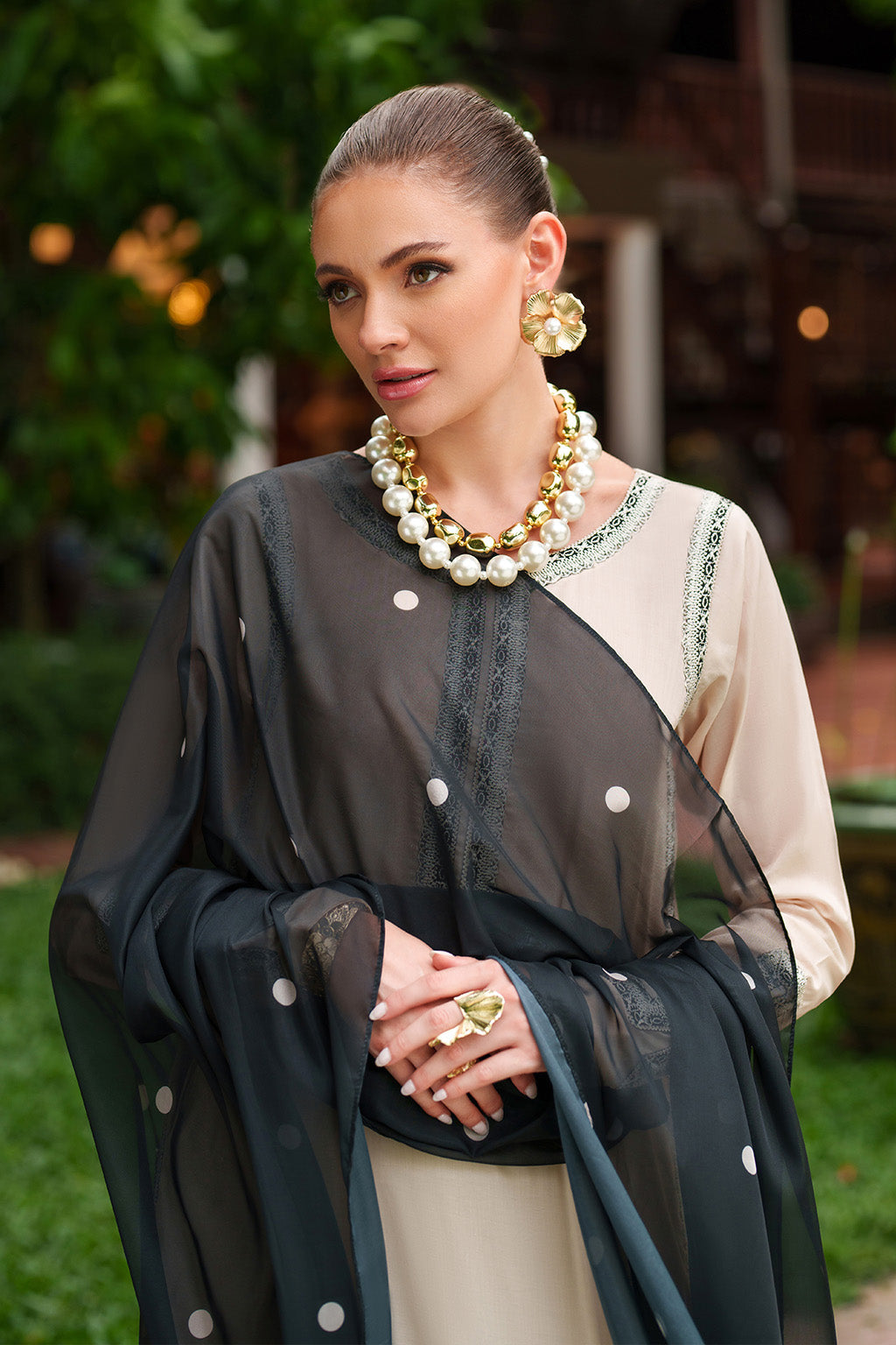 Iznik | lawn 26 | UE-515