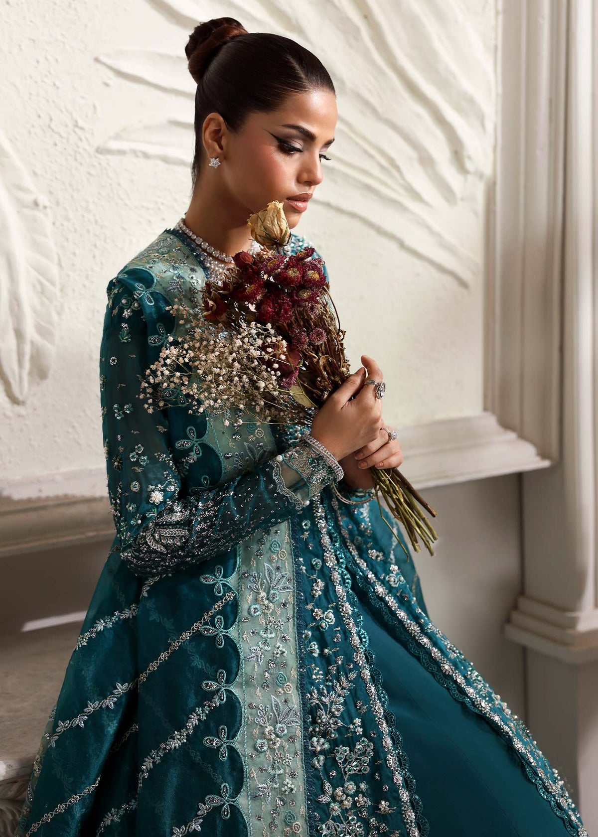 Dastoor | Serene Festive 25 | Eclat