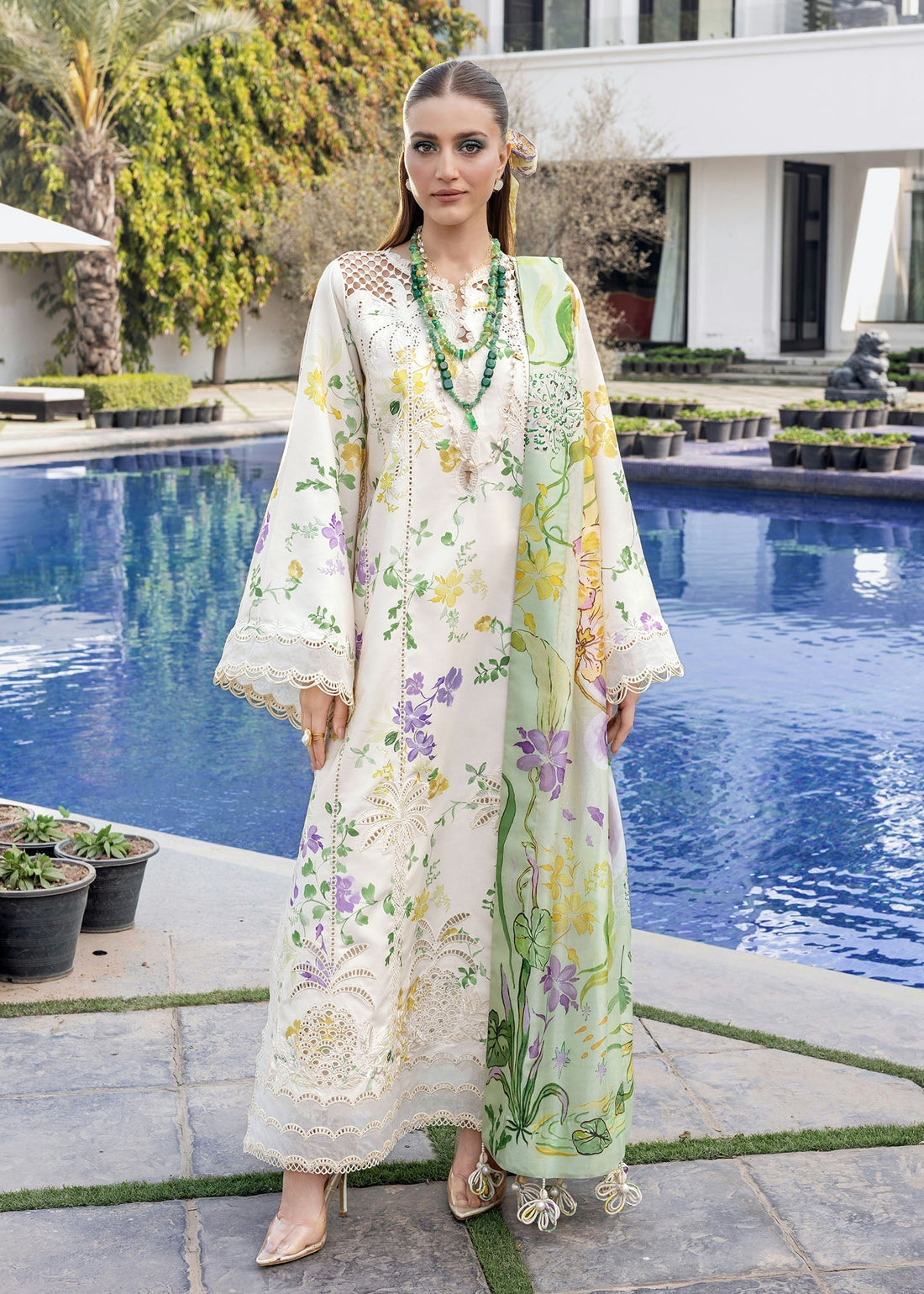 Crimson | flow lawn 26 | TROPIC TEASE - D4A