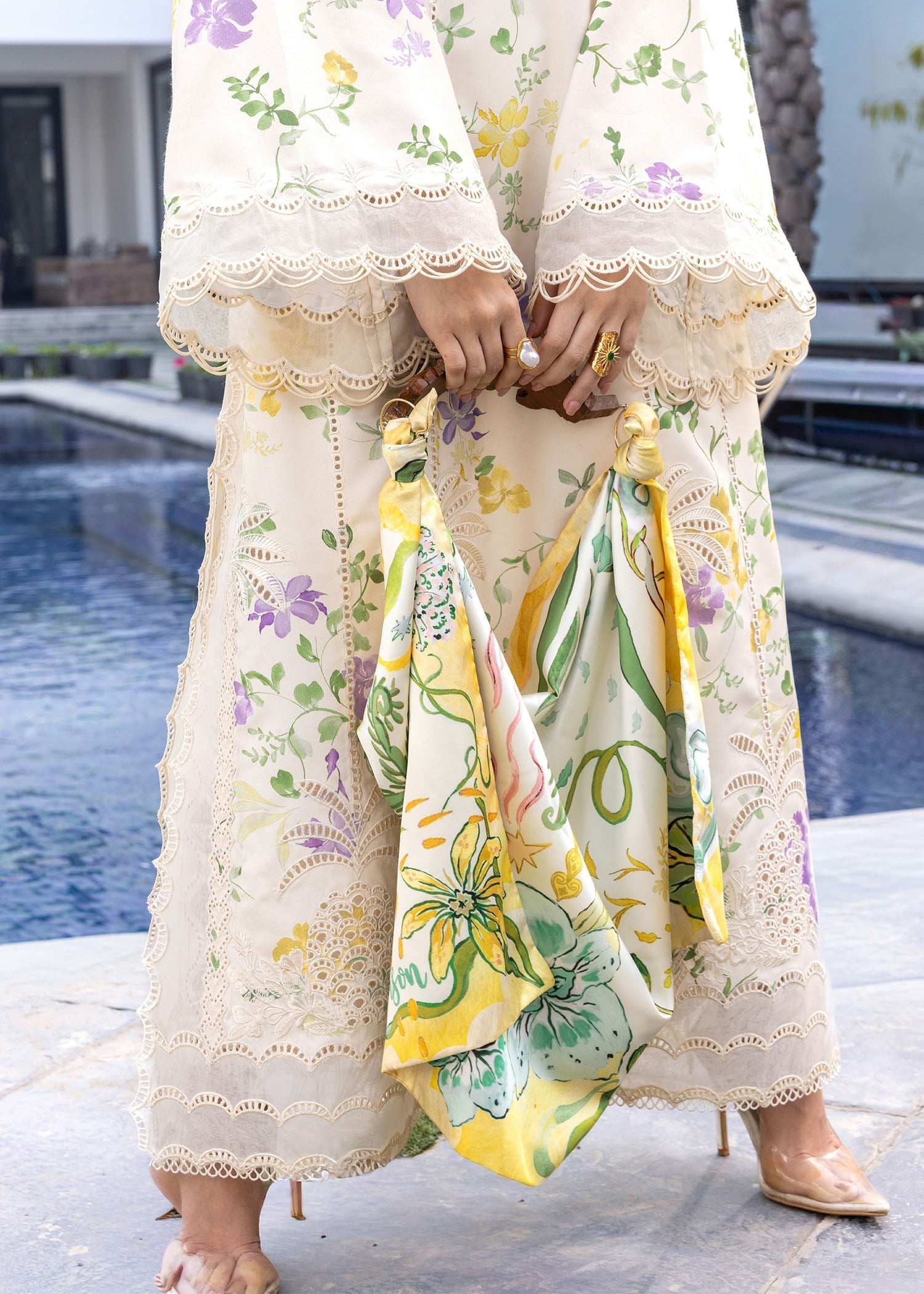 Crimson | flow lawn 26 | TROPIC TEASE - D4A