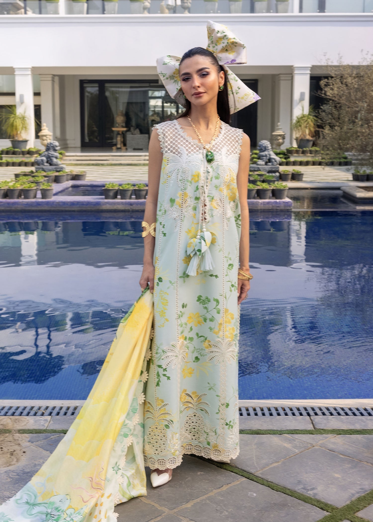 Crimson | flow lawn 26 | TROPIC TEASE - D4B