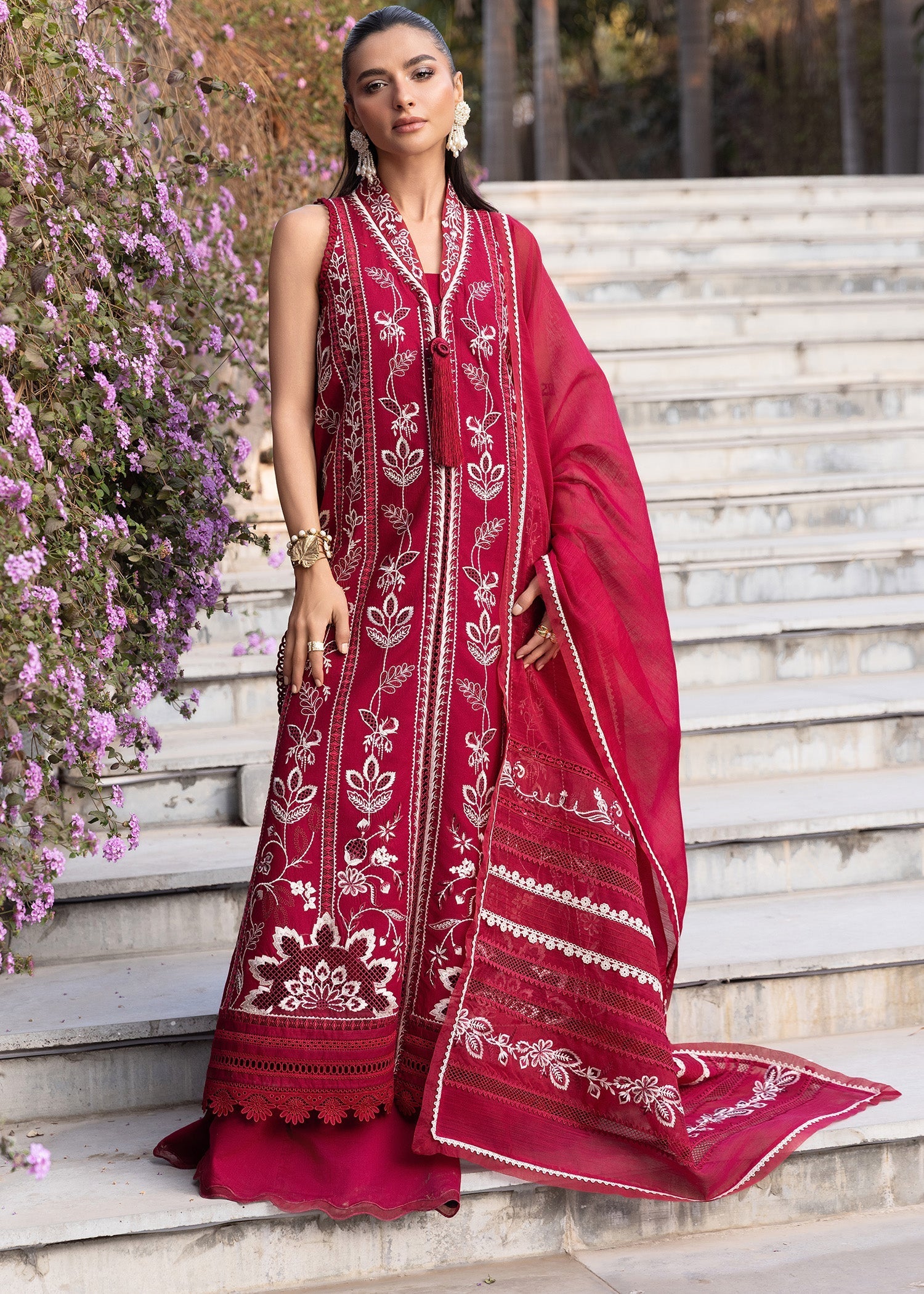 Crimson | flow lawn 26 | A HANDMADE TALE-D5A