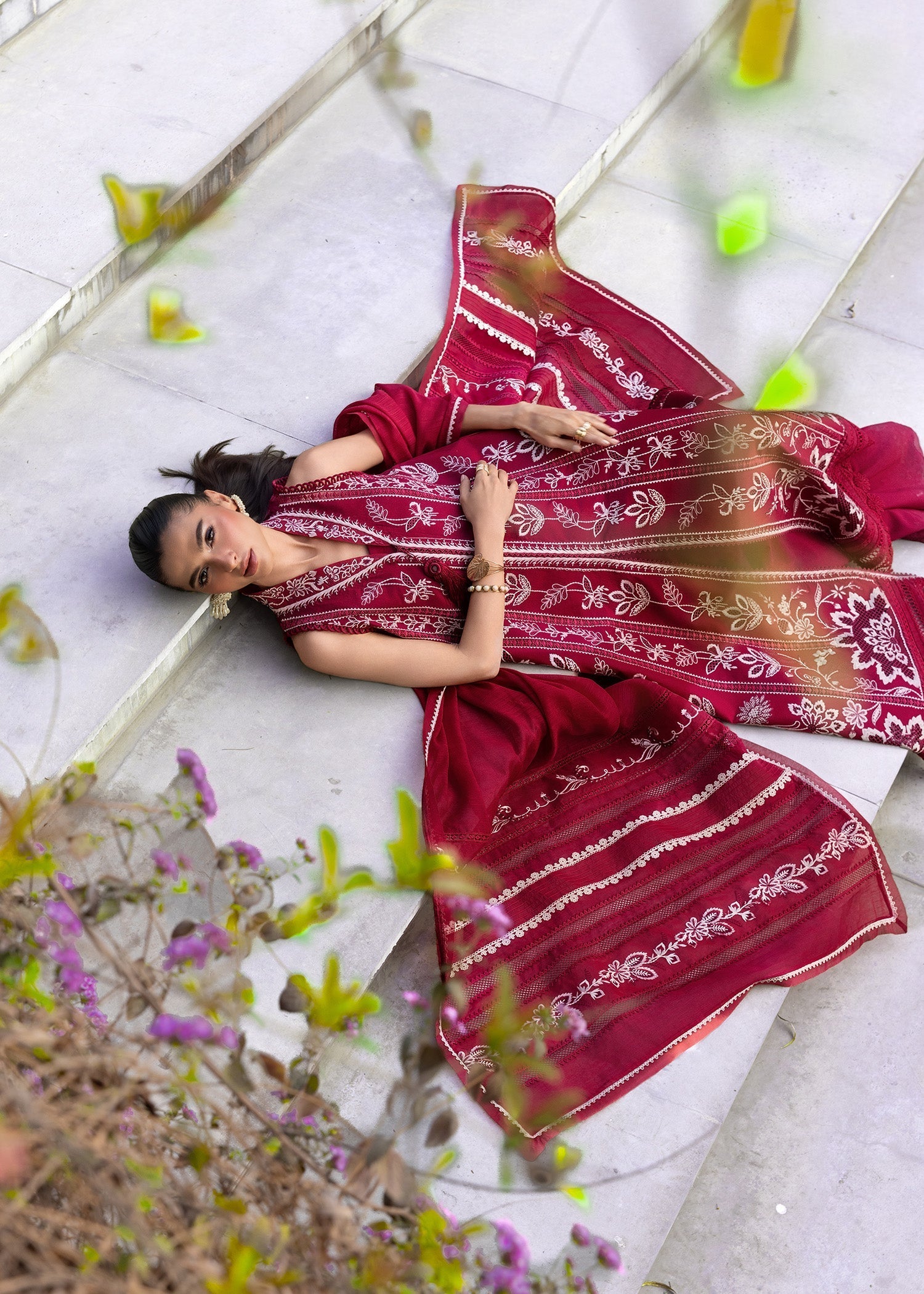 Crimson | flow lawn 26 | A HANDMADE TALE-D5A