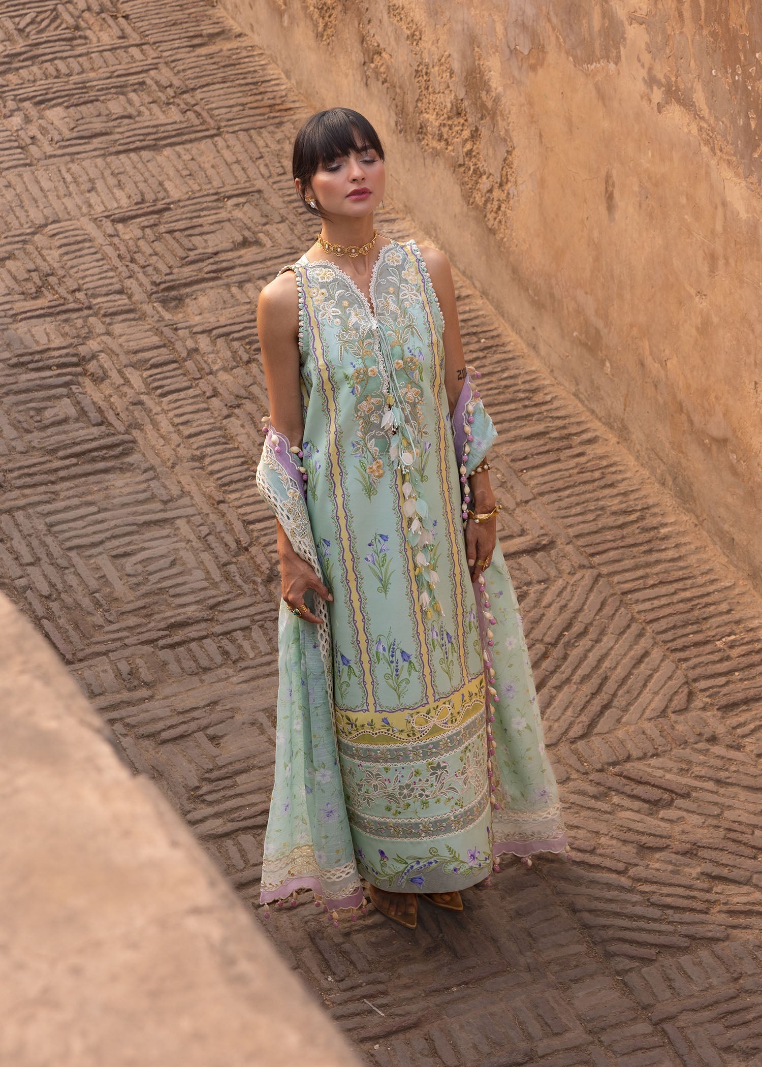 Crimson | flow lawn 26 | SUN-KISSED LETTER-D9B