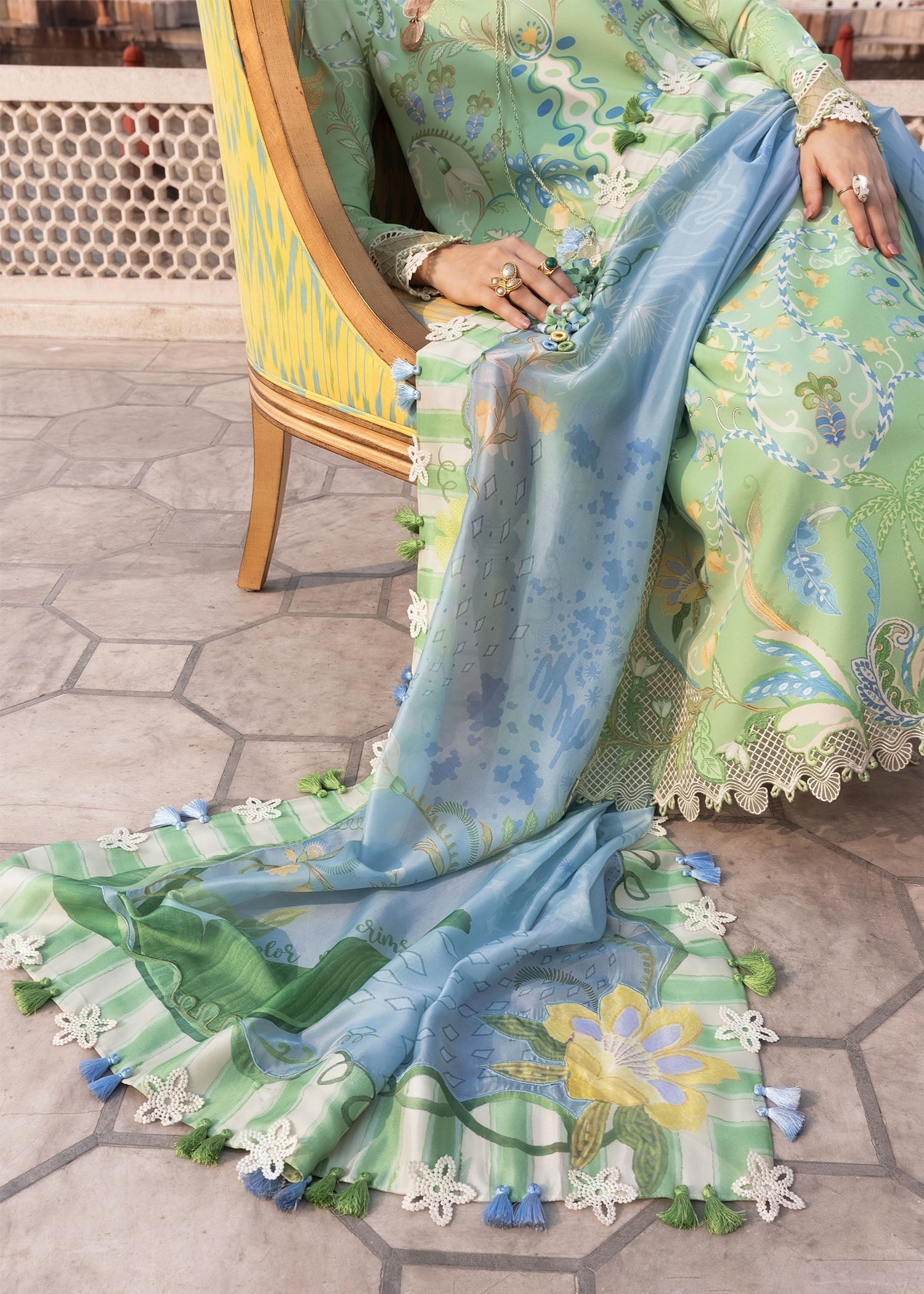 Crimson | flow lawn 26 | OUT OF MANY HEARTS-D6B