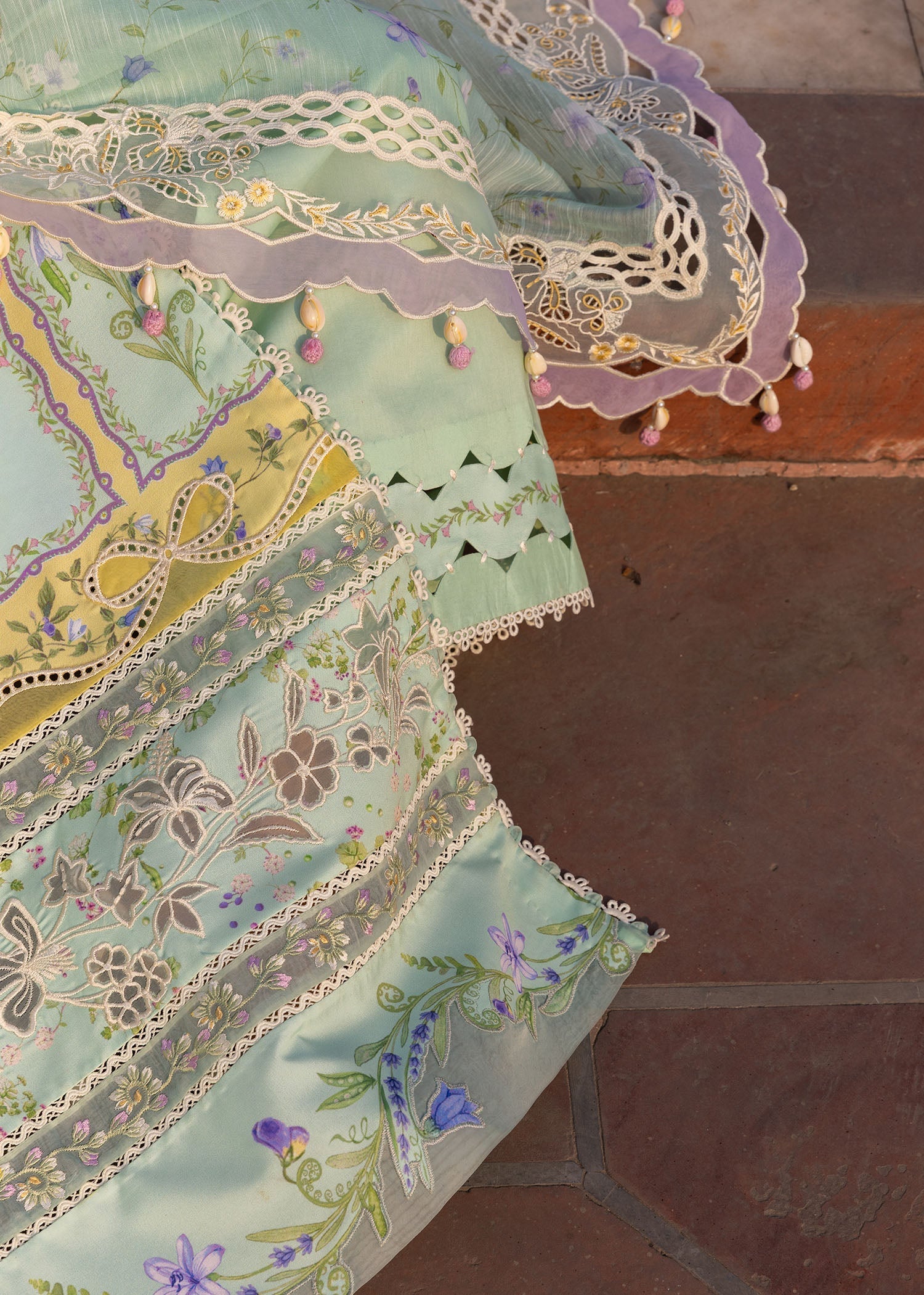 Crimson | flow lawn 26 | SUN-KISSED LETTER-D9B