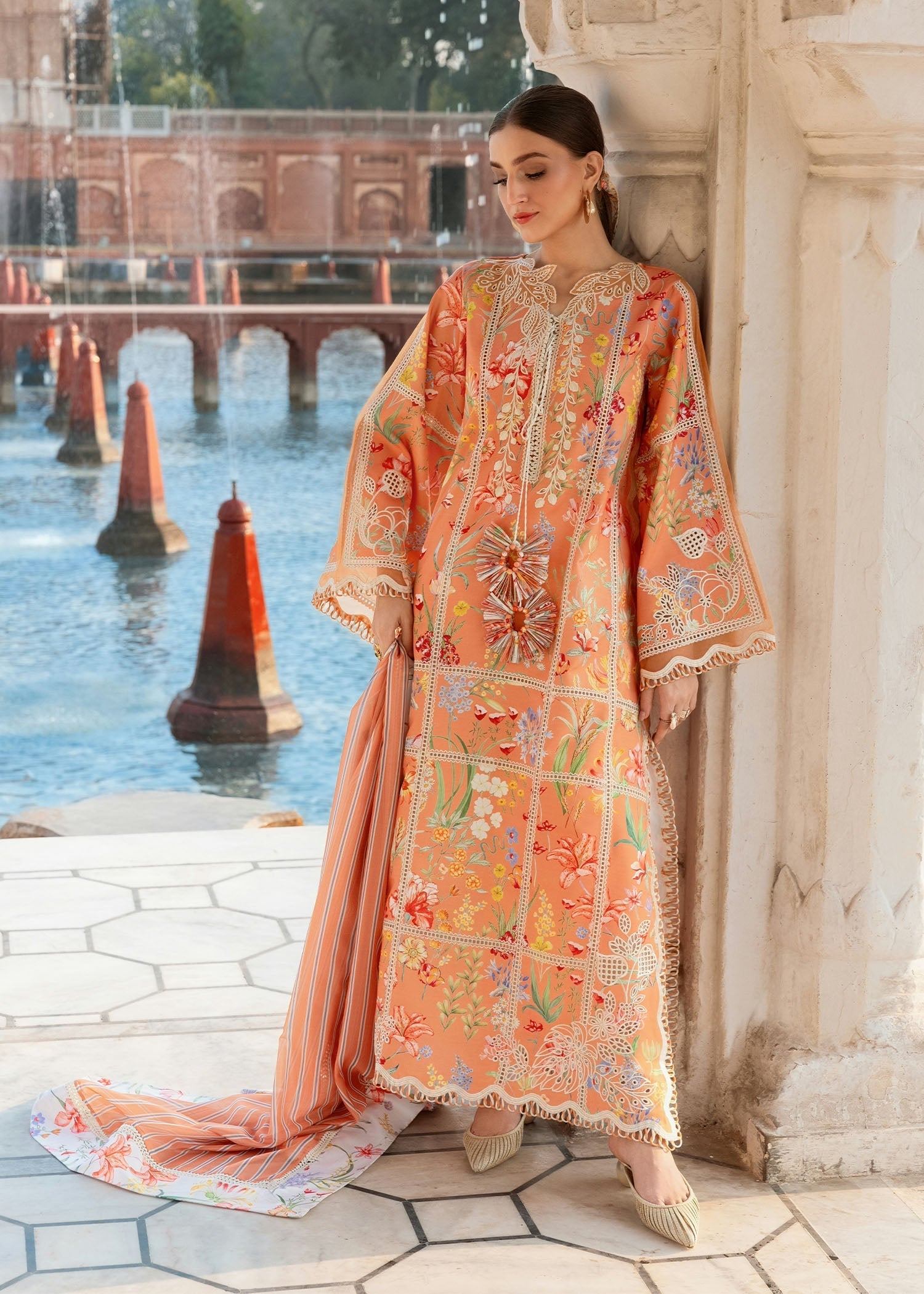 Crimson | flow lawn 26 | A SUMMER DANCE - D2A