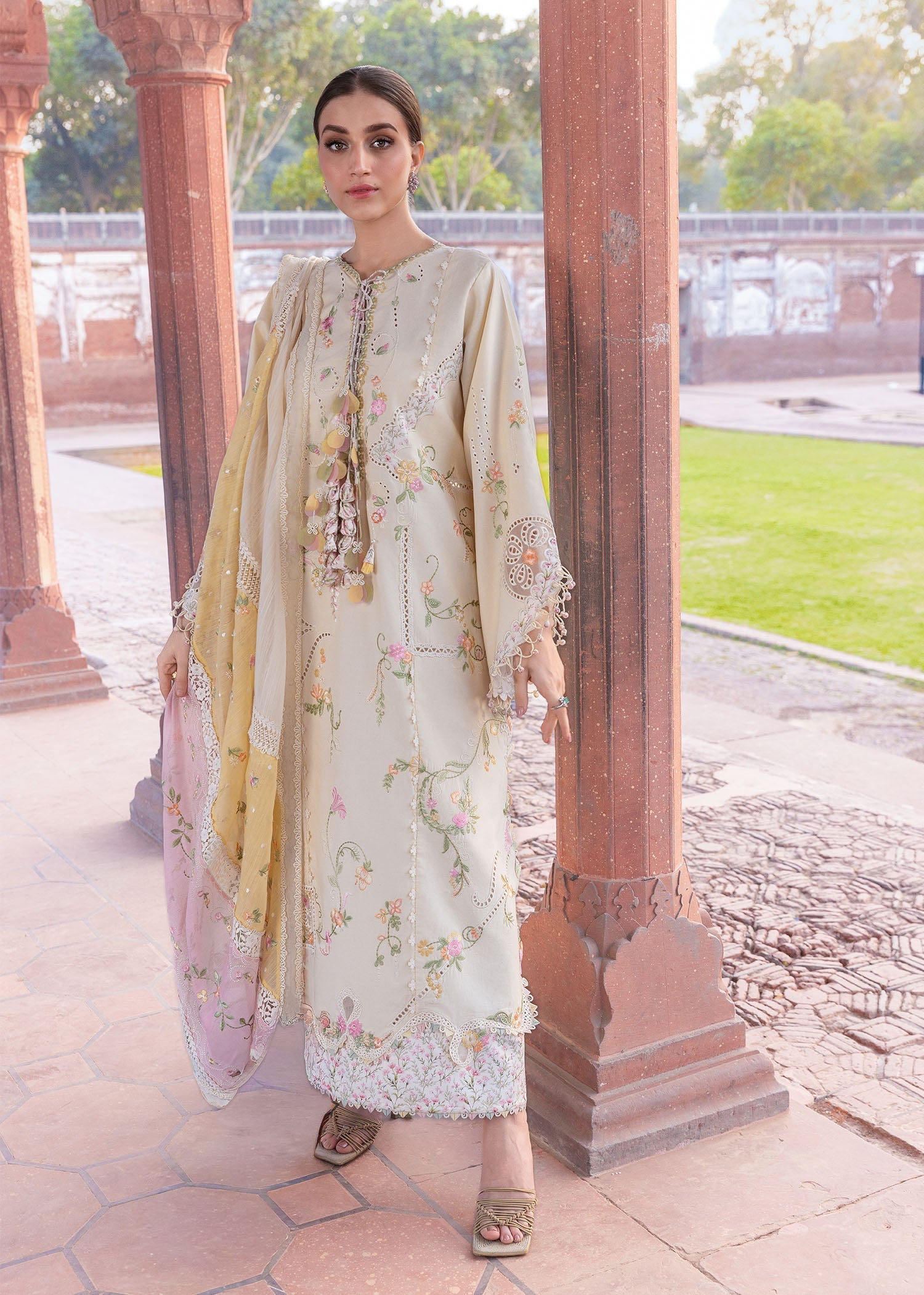 Crimson | flow lawn 26 | MANIFESTED MEADOWS - D7A