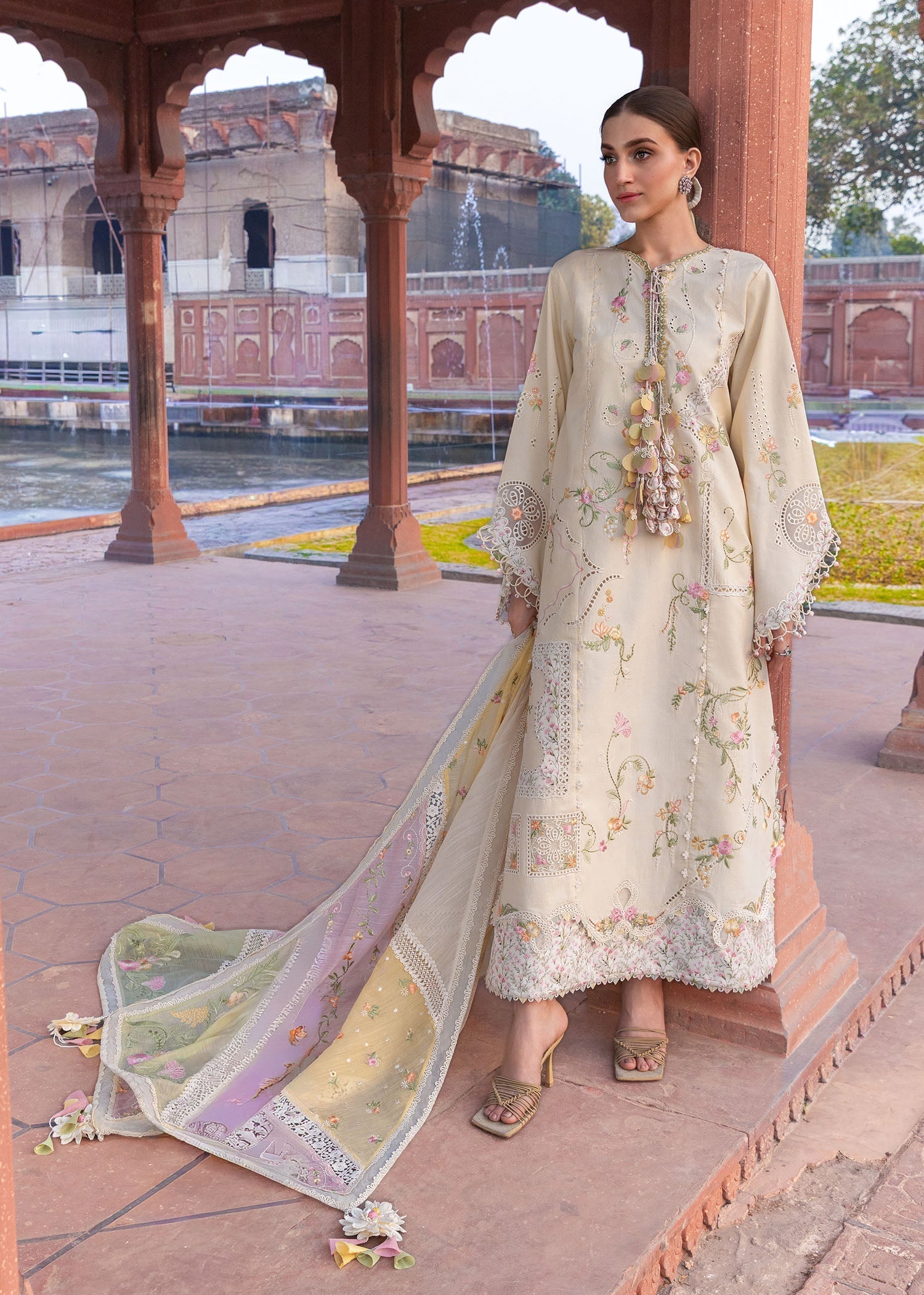 Crimson | flow lawn 26 | MANIFESTED MEADOWS - D7A