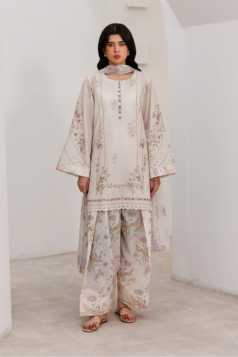 Iznik | Printed lawn vol II | UE-631 Printed Lawn