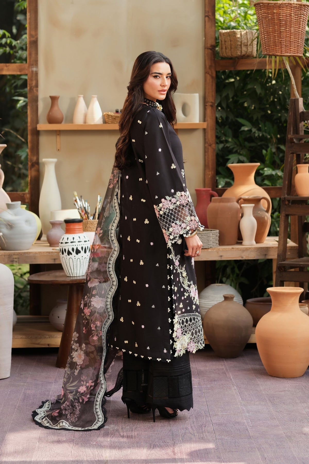 Maryam Hussain | Luxury Lawn 26 | Noir