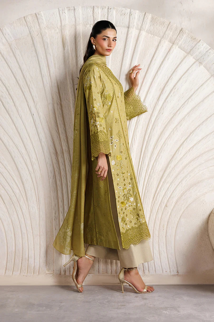 Iznik | Festive Lawn '26 | IBE-09 Embroidered Lawn