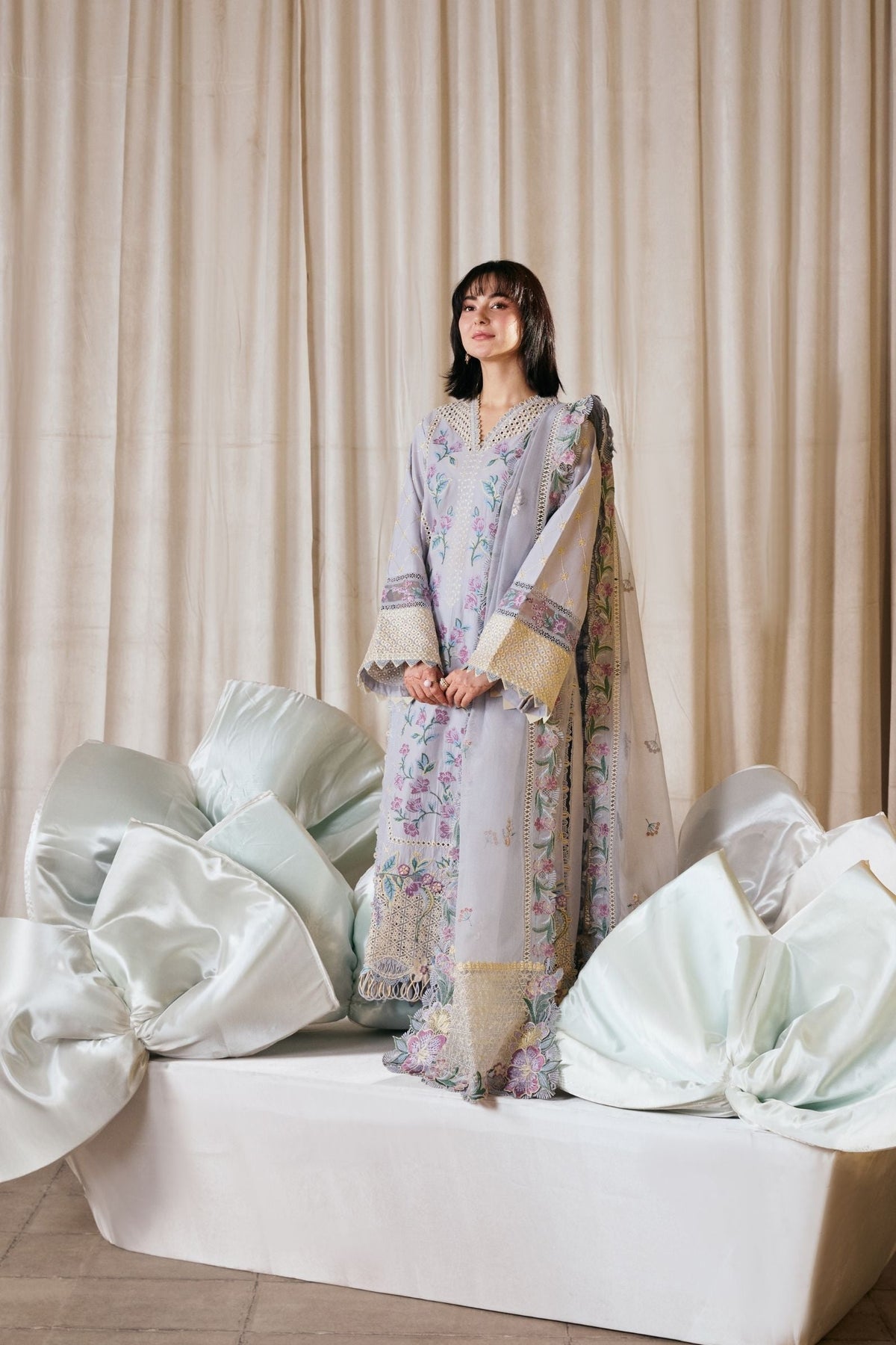 Maryam Hussain | Luxury Lawn 26 Vol 2 | Pari