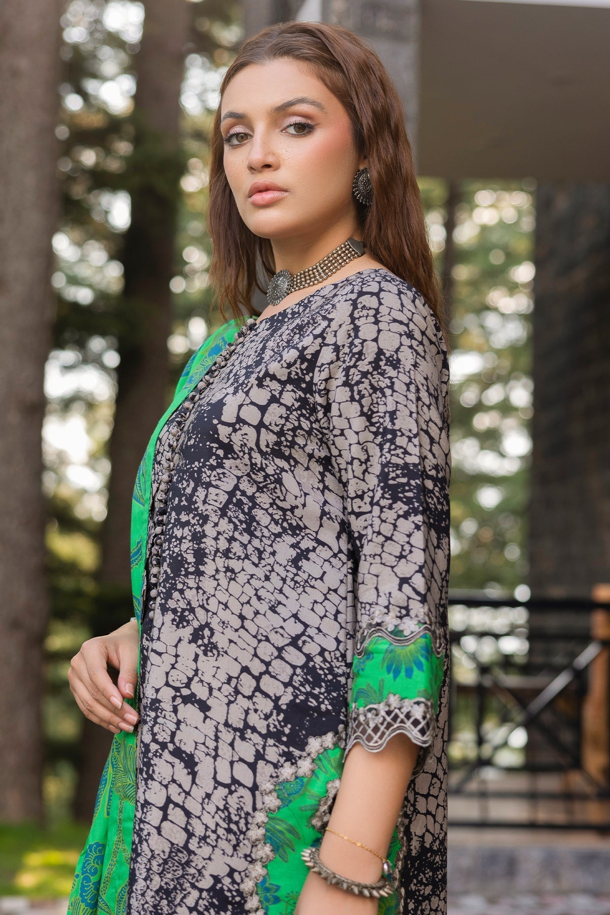 Charizma | Aniiq Embroidered Collection | STAPLE SHAWL ANW4-09