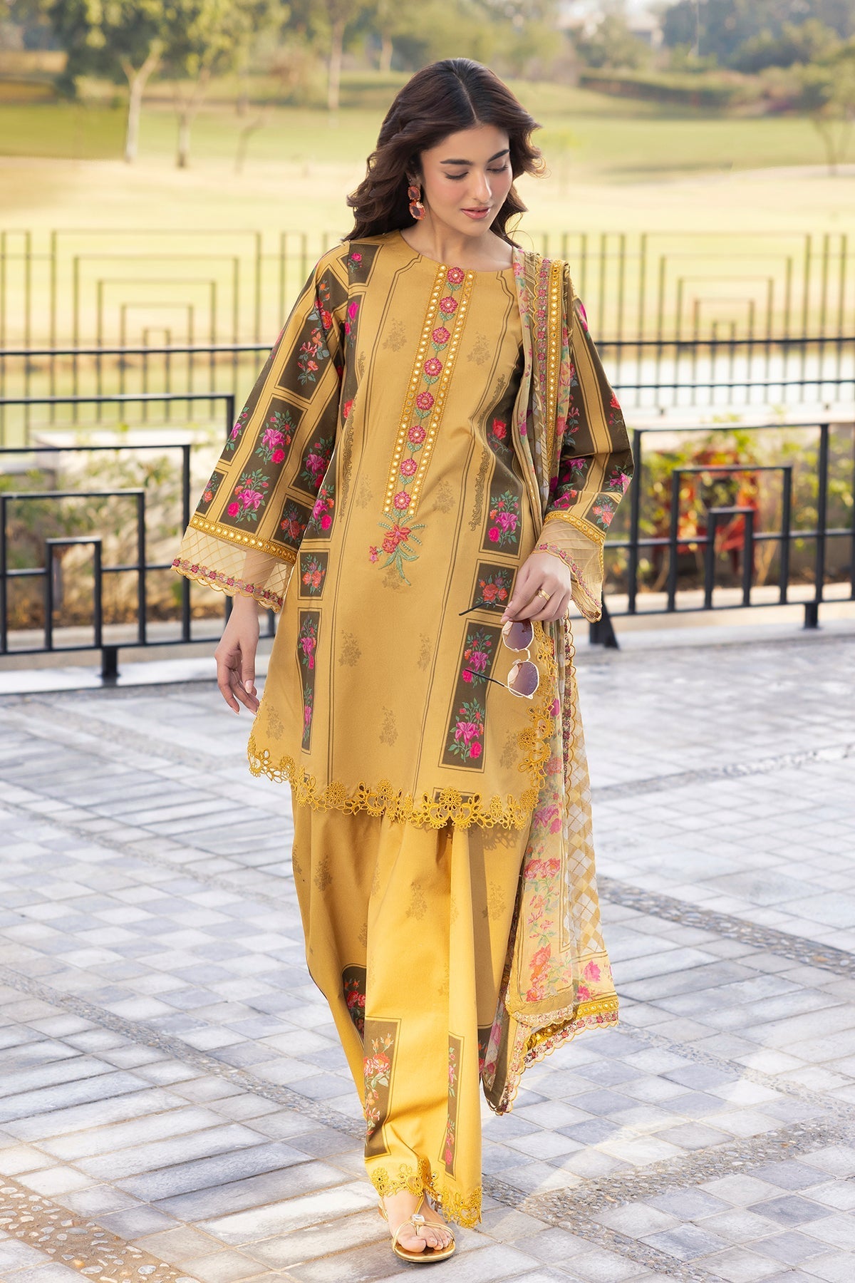 Charizma | Aniq Lawn | AN6-03