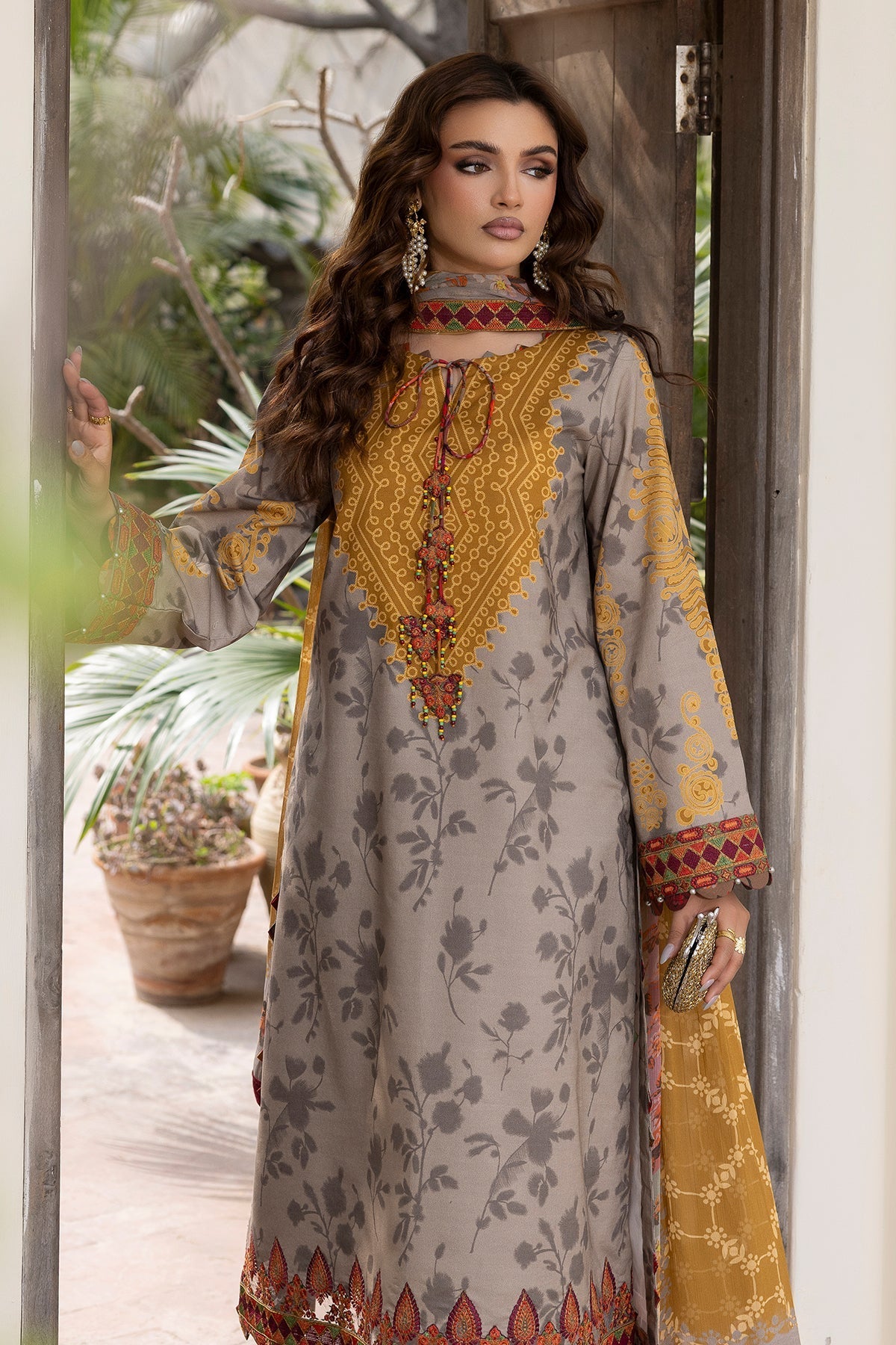 Charizma | Andaaz Lawn 26 | CAD6-02