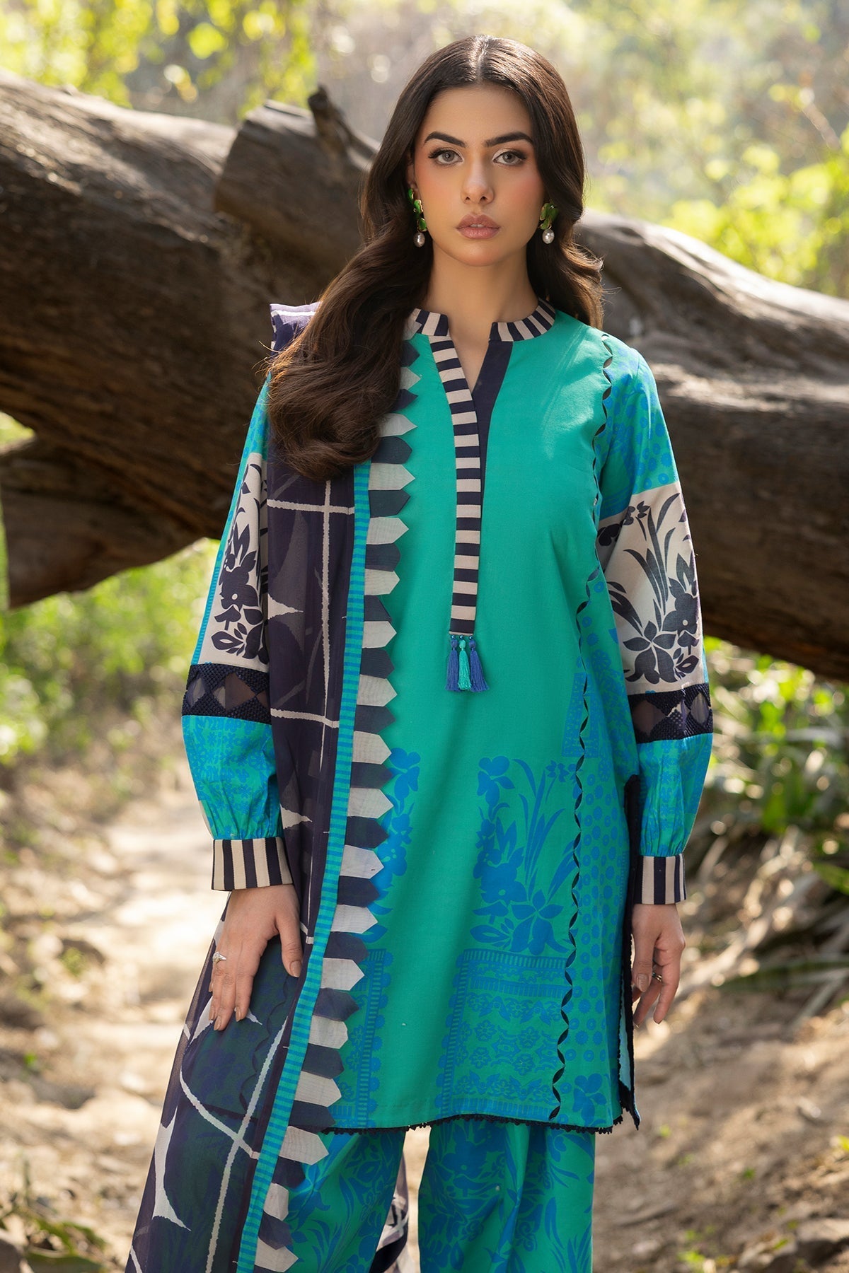 Charizma | C prints Lawn | CP5-17