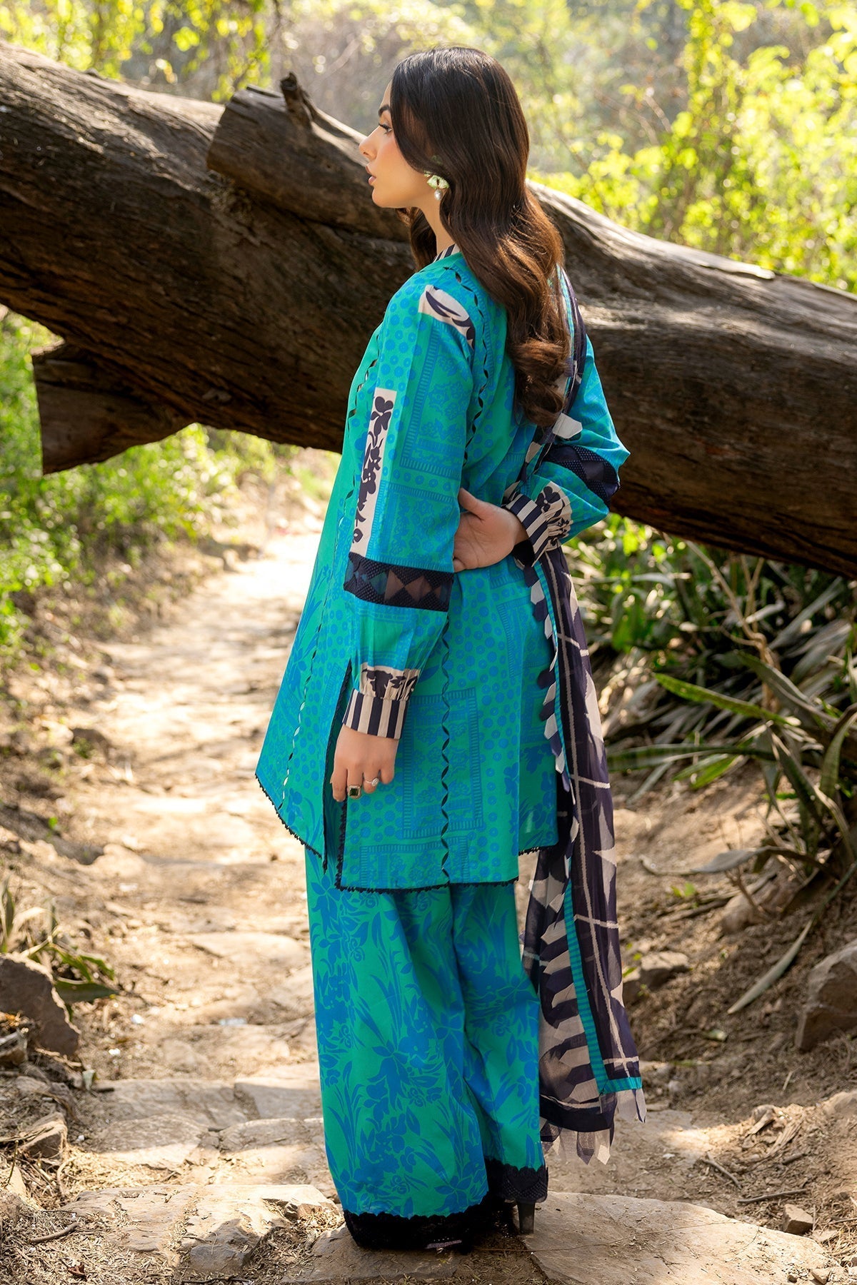 Charizma | C prints Lawn | CP5-17