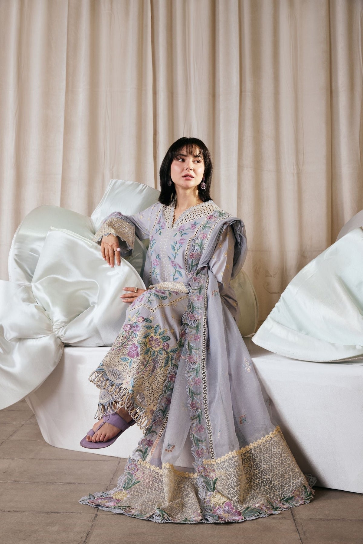 Maryam Hussain | Luxury Lawn 26 Vol 2 | Pari