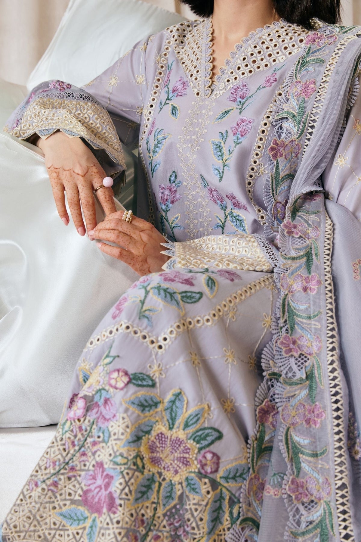 Maryam Hussain | Luxury Lawn 26 Vol 2 | Pari