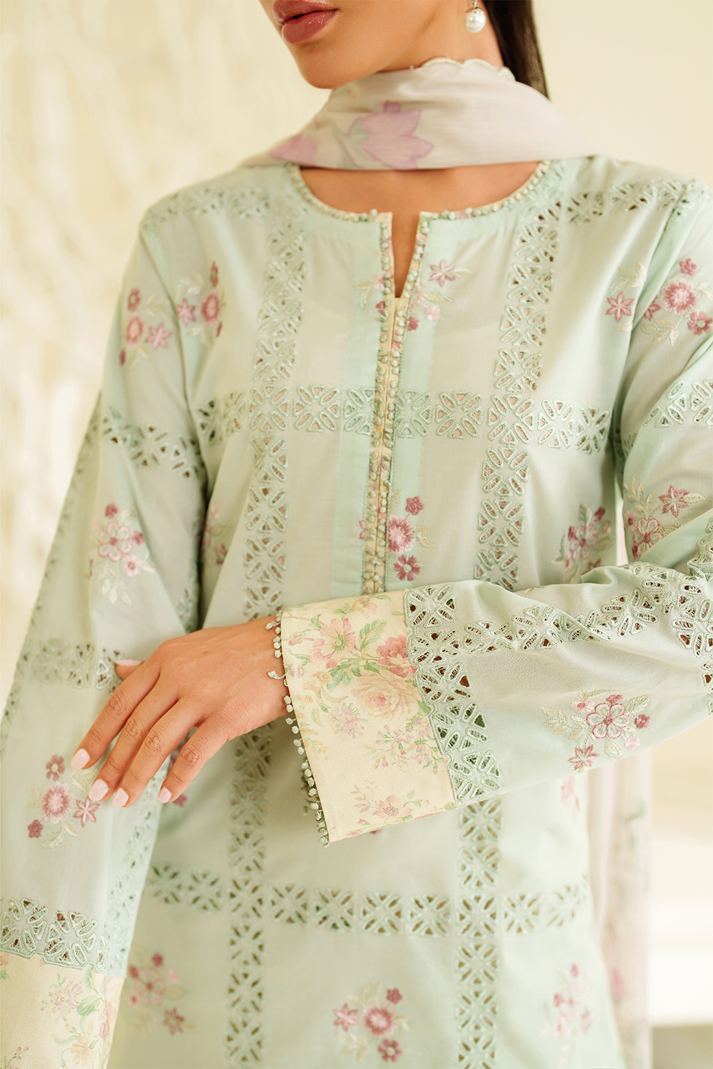 Iznik | lawn 26 | UE-531