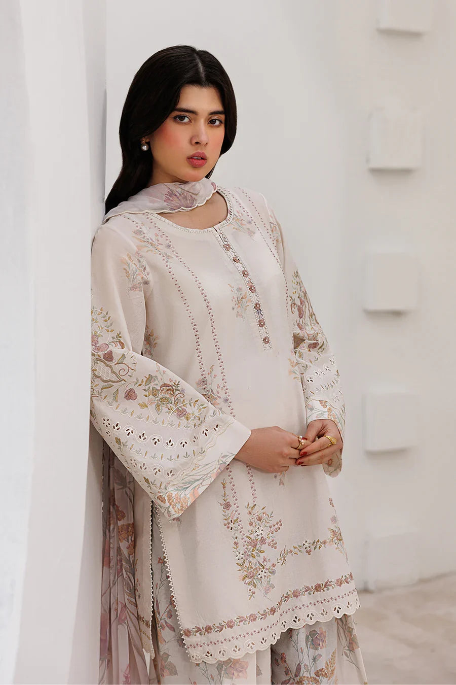 Iznik | Printed lawn vol II | UE-631 Printed Lawn