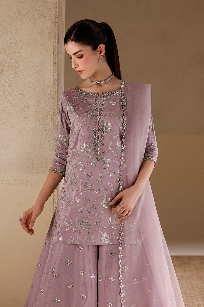 Iznik | Formals ‘26 | UE-730 Embroidered Ramen Silk