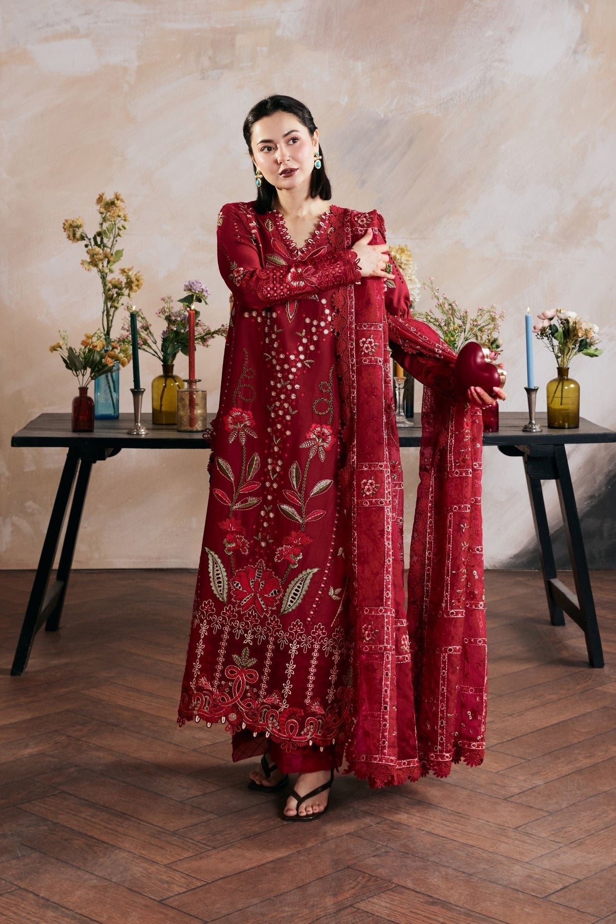 Maryam Hussain | Luxury Lawn 26 Vol 2 | Daneen