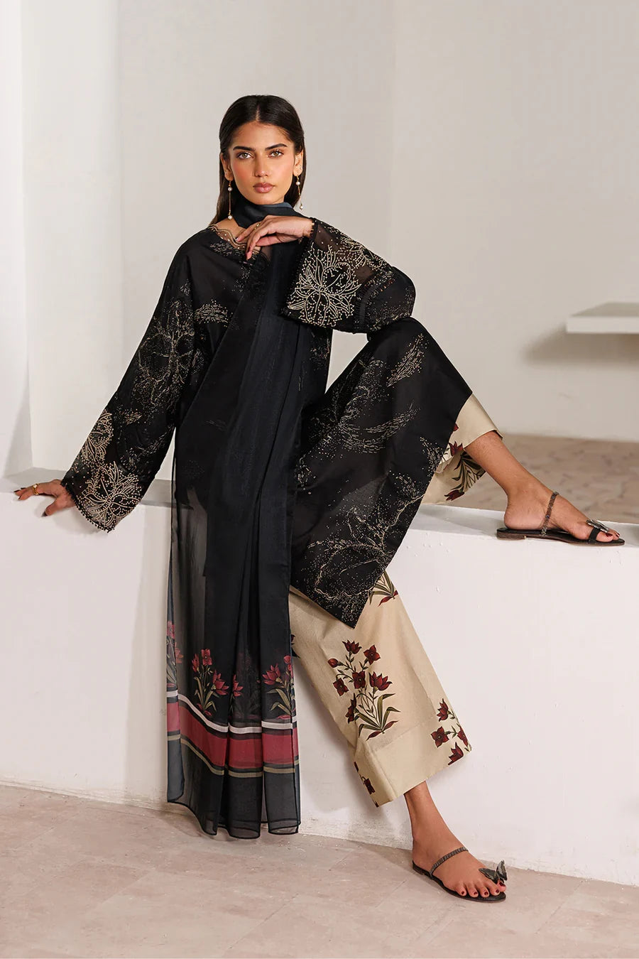Iznik | Printed lawn vol II | UE-643 Printed Lawn