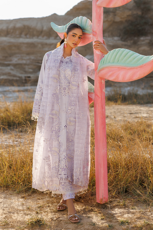 Emaan adeel | Sunlit Groove Luxury Lawn 26 | SUNLIT SWAY