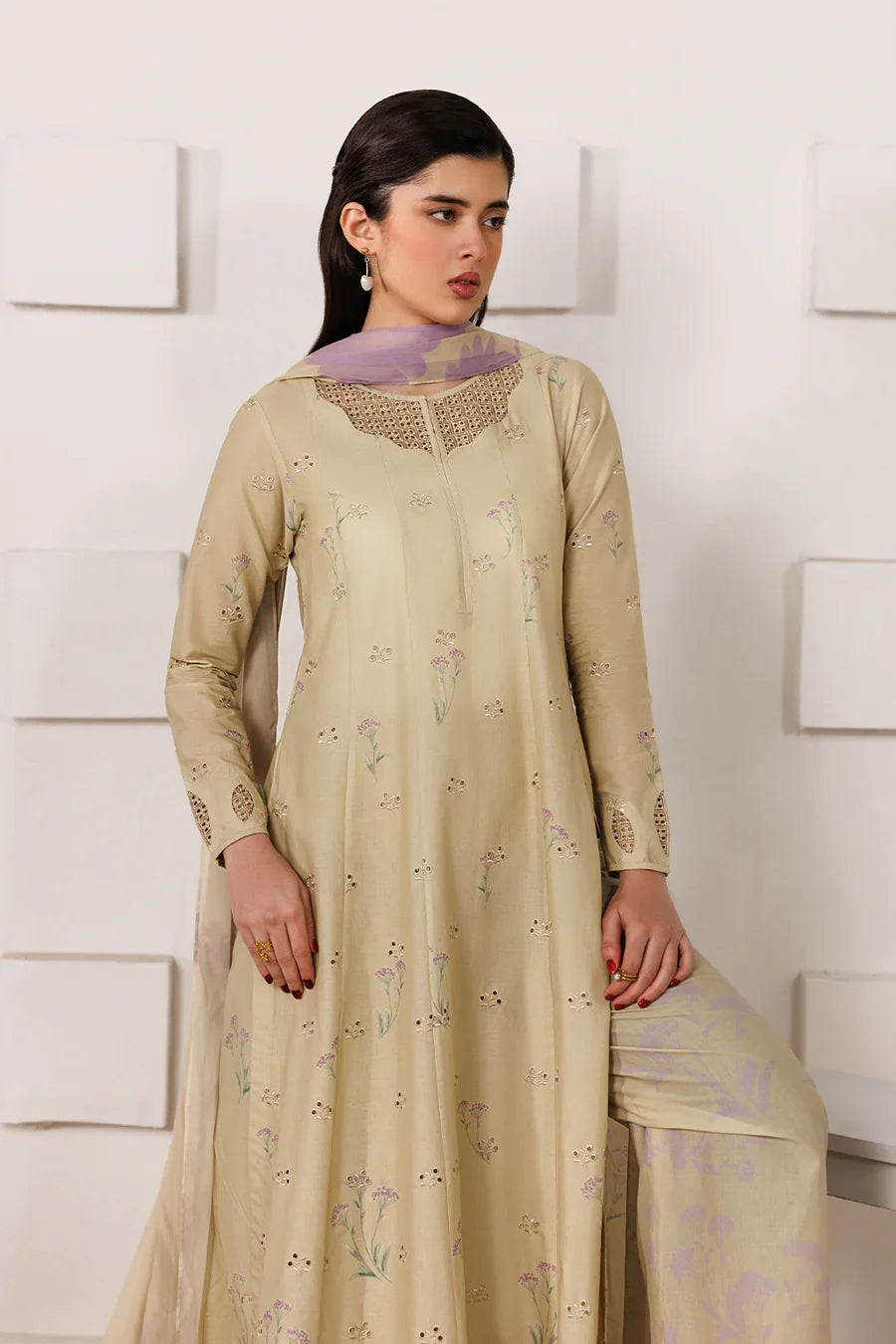 Iznik | Printed lawn vol II | UE-635 Printed Lawn