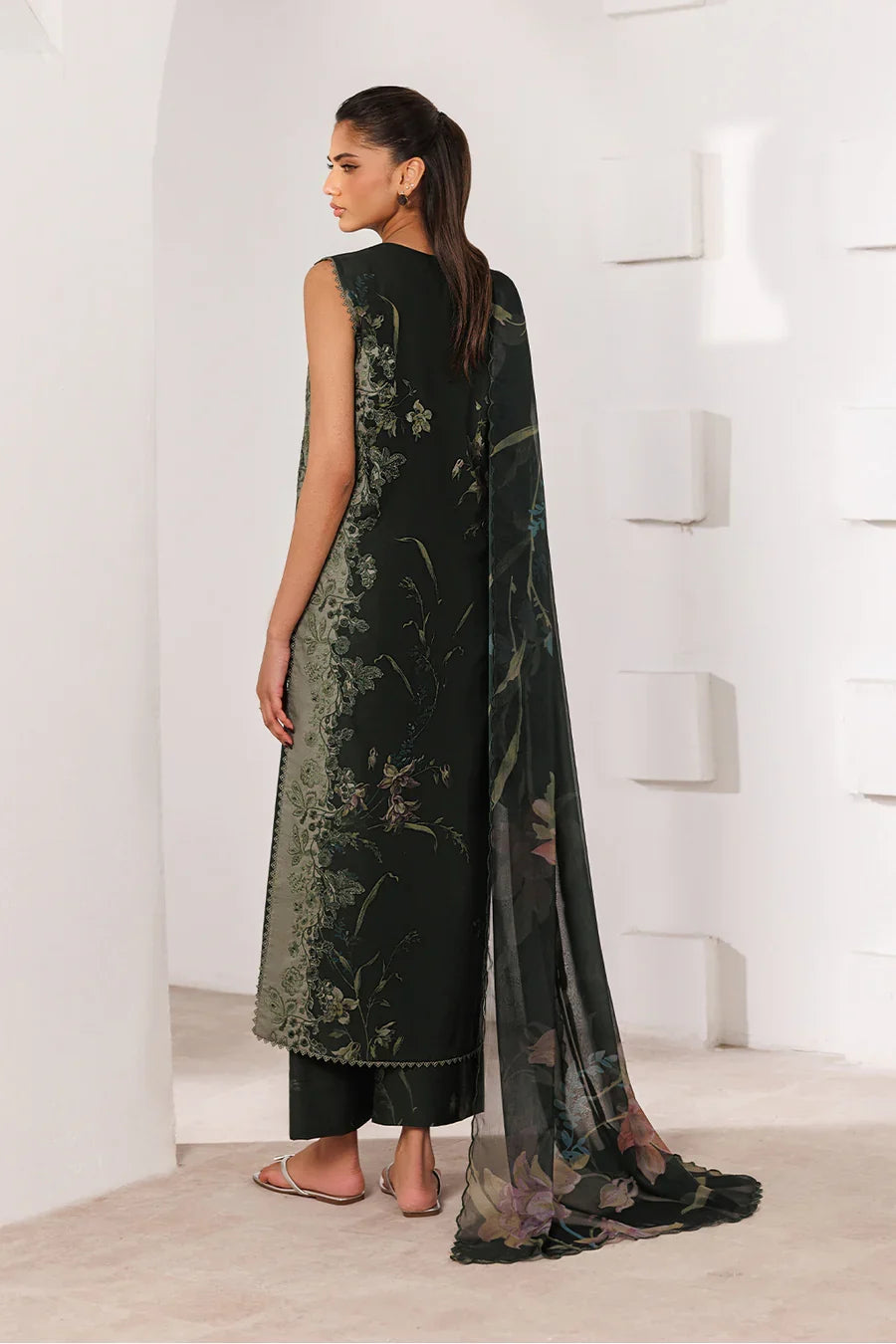 Iznik | Printed lawn vol II | UE-639 Printed Lawn