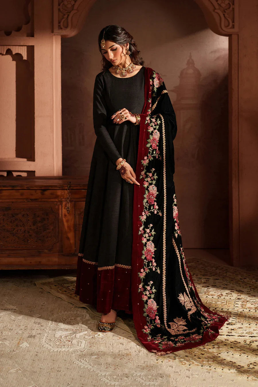 Iznik | Raagni Velvet Formals | IV-59 Embroidered Velvet