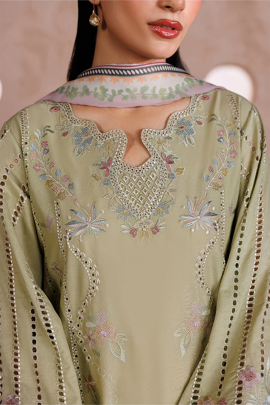 Iznik | Sunscape Lawn '26 | UE-698 Embroidered Lawn