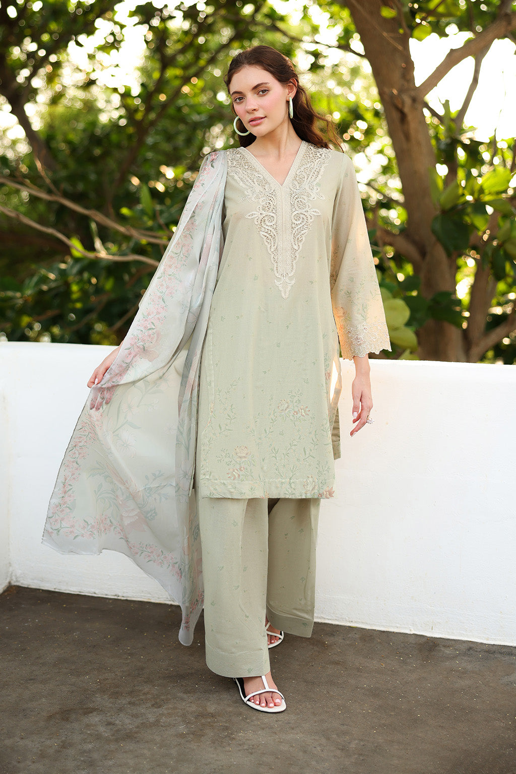 Iznik | lawn 26 | UE-490