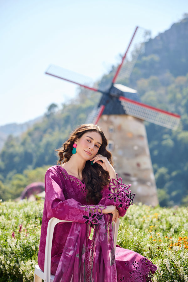 Farasha | Summer Escape 26 | Meadow Arc
