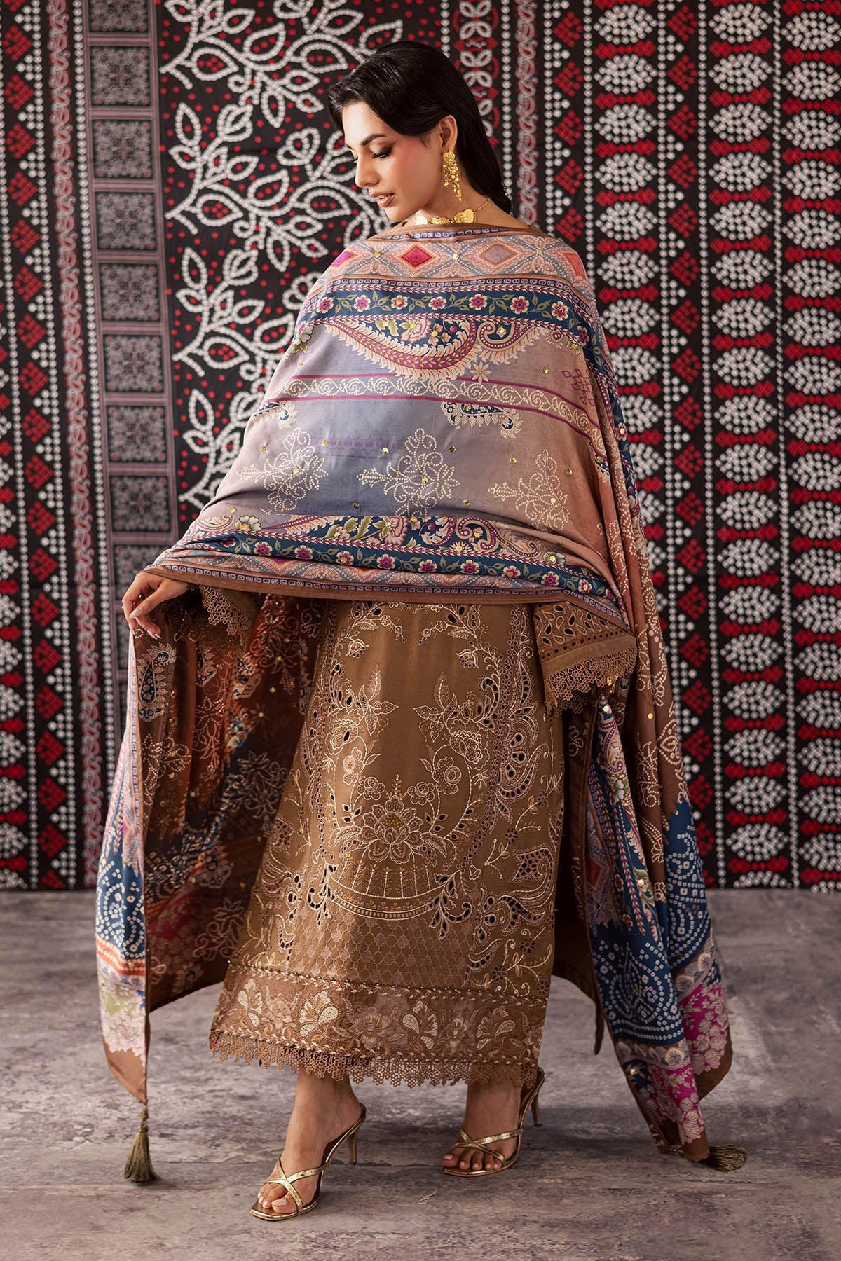 Nureh | Bazaar Luxe 25 | NE-205
