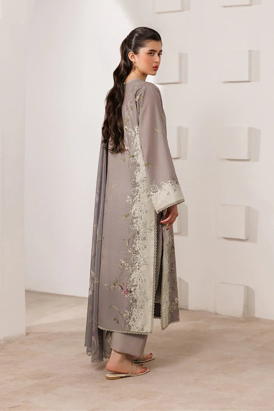 Iznik | Printed lawn vol II | UE-638 Printed Lawn