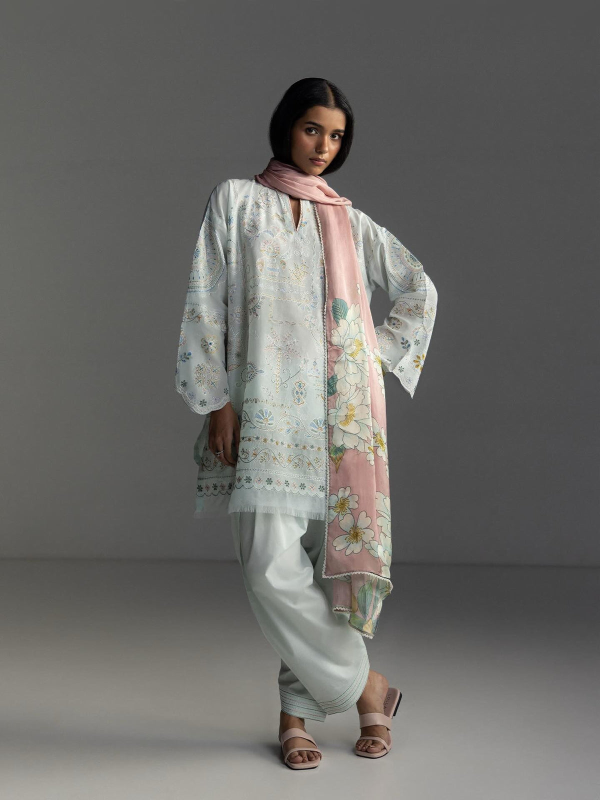 Zara Shahjahan | Coco Lawn 26 | Veya-7B