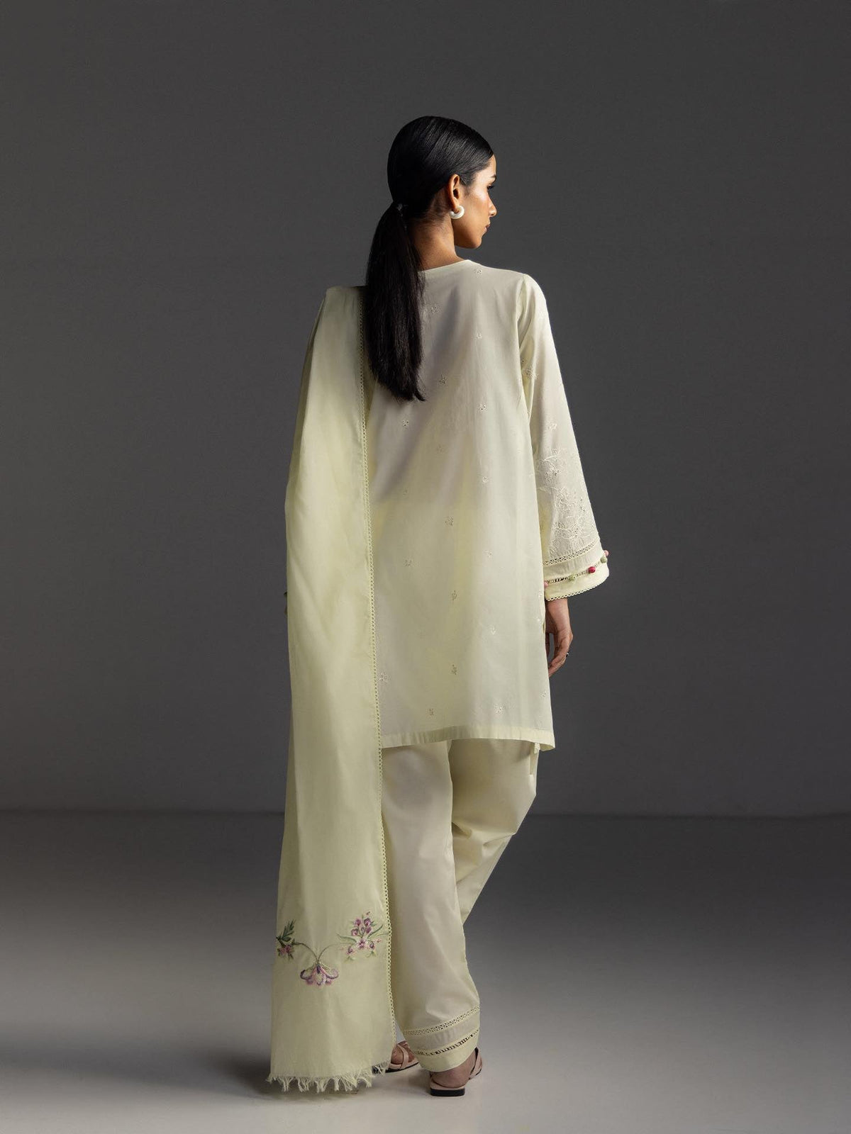 Zara Shahjahan | Coco Lawn 26 | Liora-8B