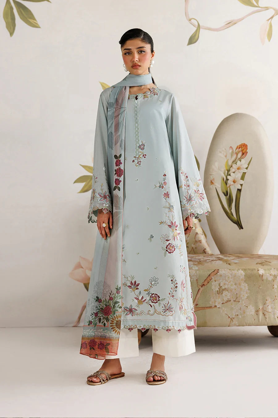 Iznik | The Lawn Edit | UE-679 Embroidered Lawn