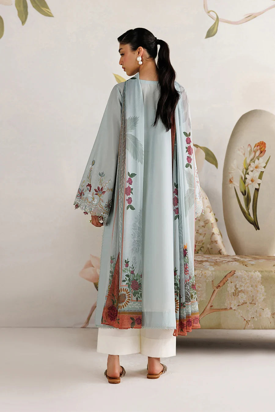 Iznik | The Lawn Edit | UE-679 Embroidered Lawn
