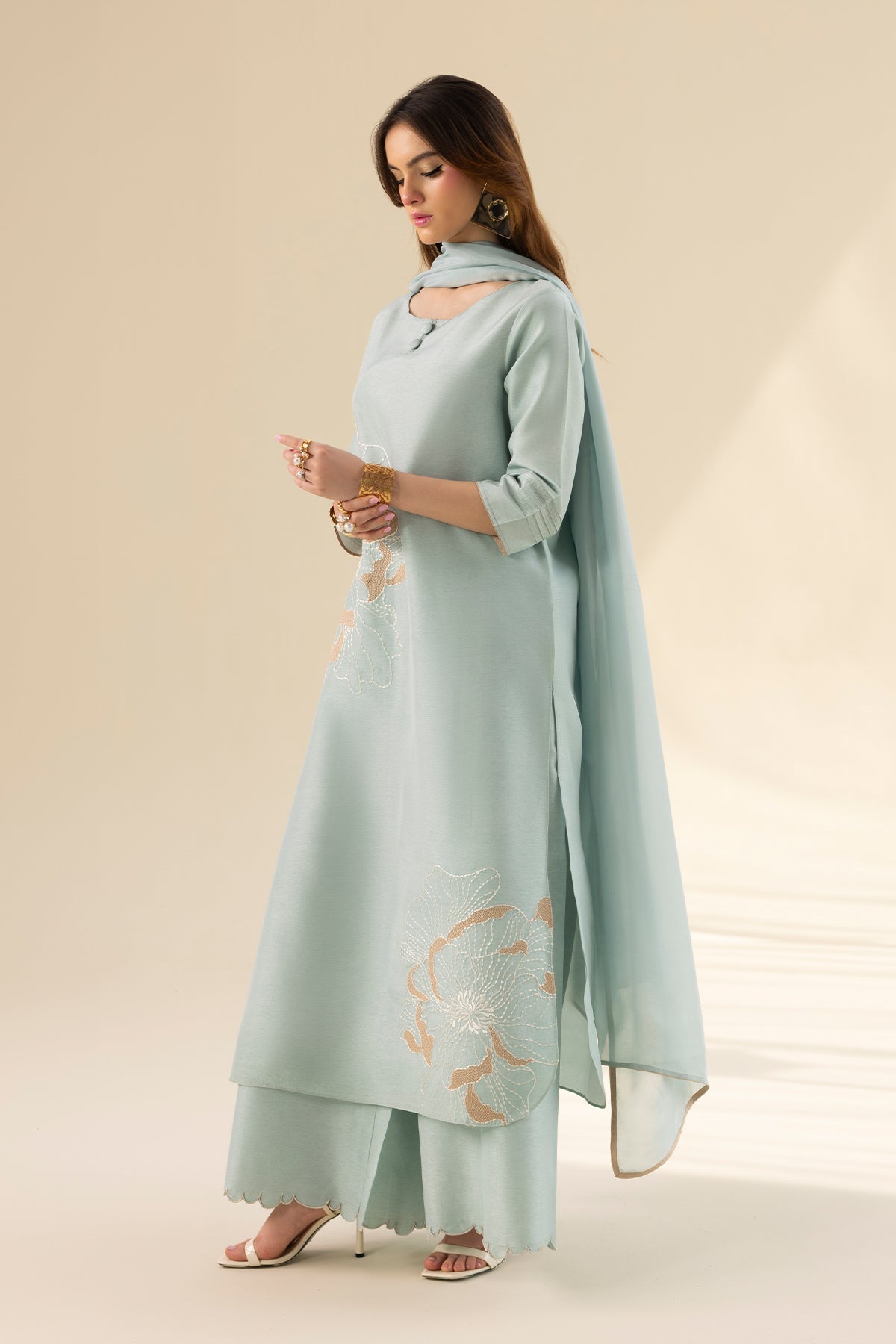 Erum Khan | Lillia Summer Edit | Aqua Breeze