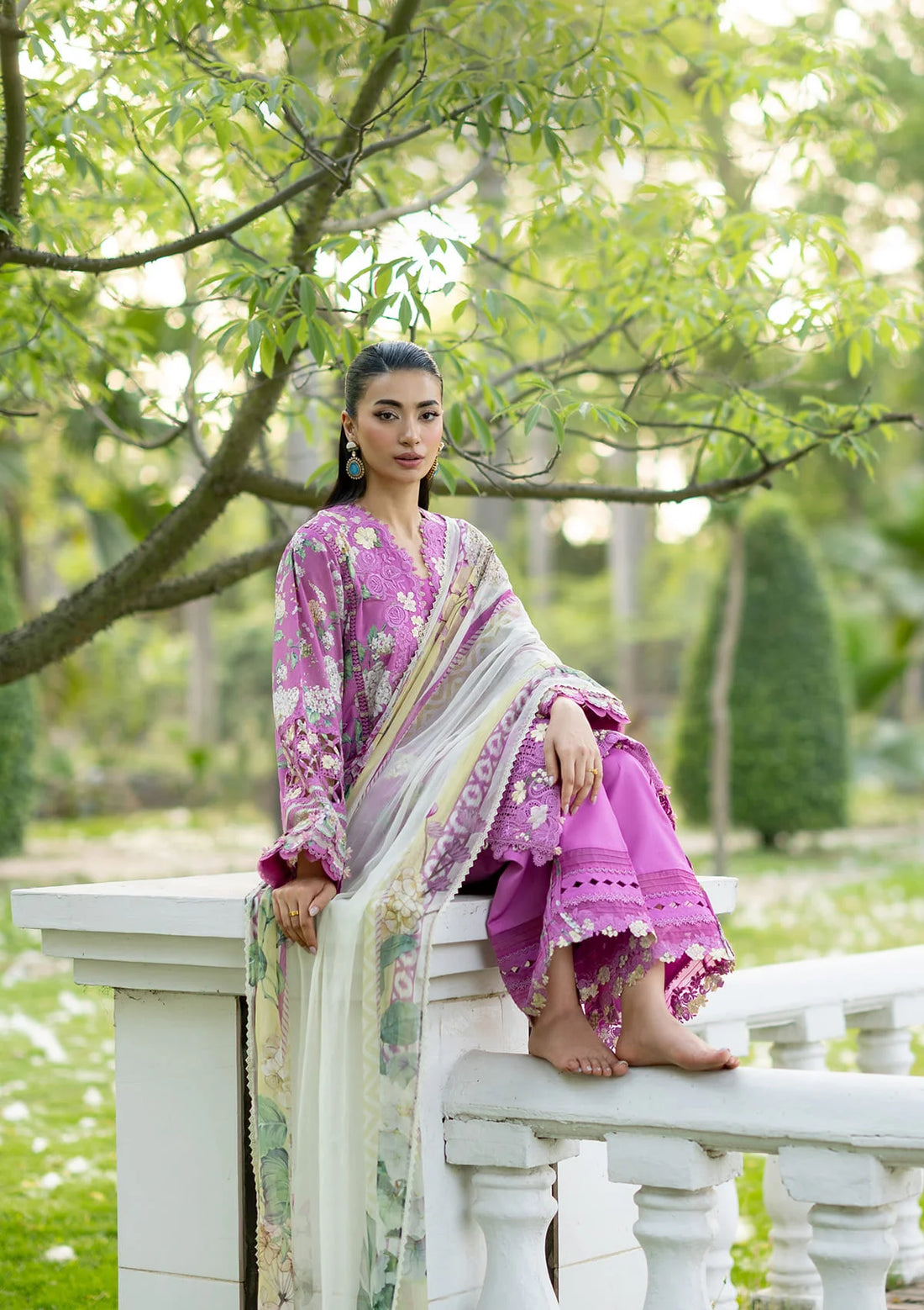 Elaf Premium | Signature Embroidered Lawn with Chiffon Collection 26 | ESG-7B KIARA