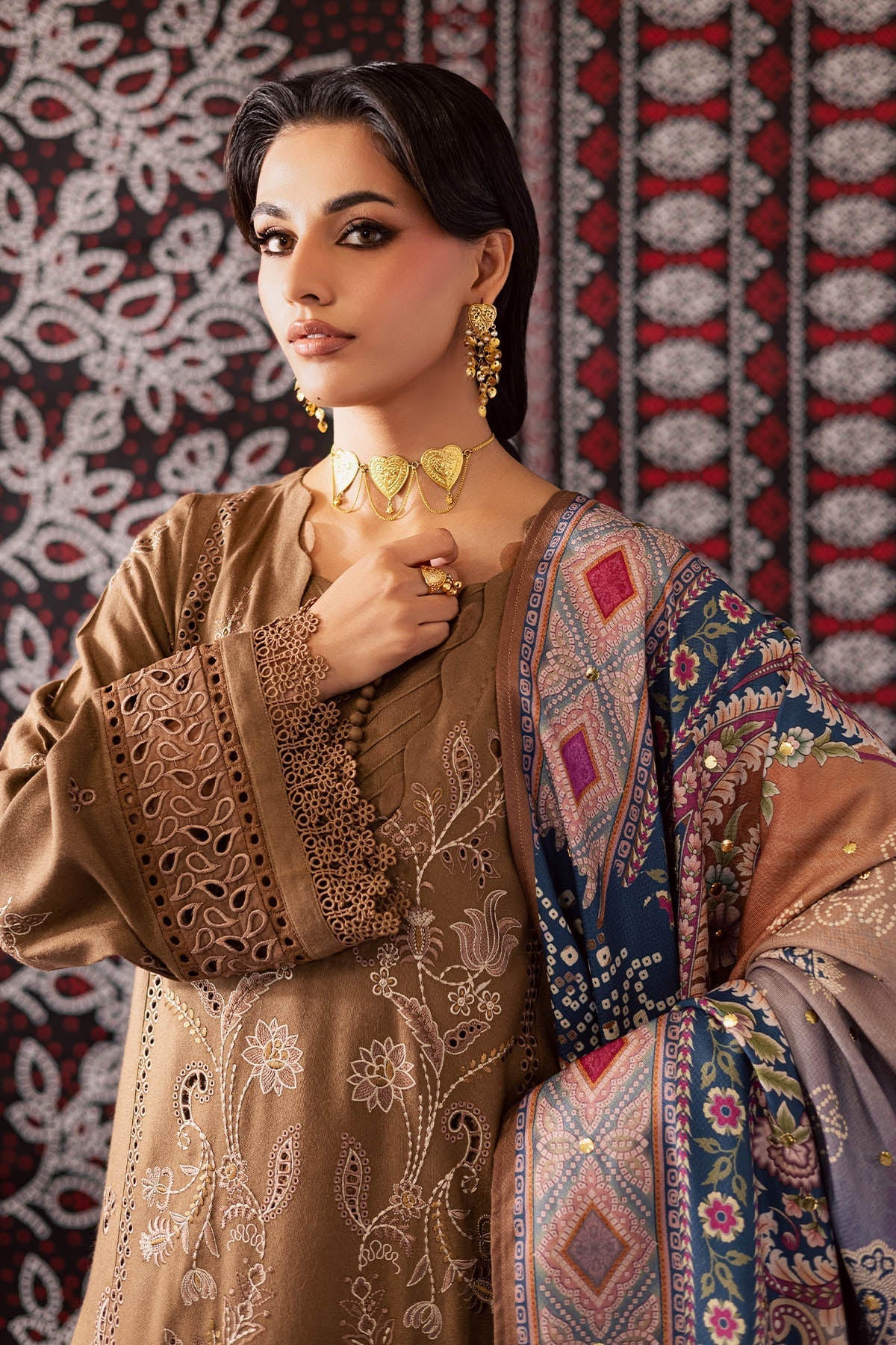 Nureh | Bazaar Luxe 25 | NE-205